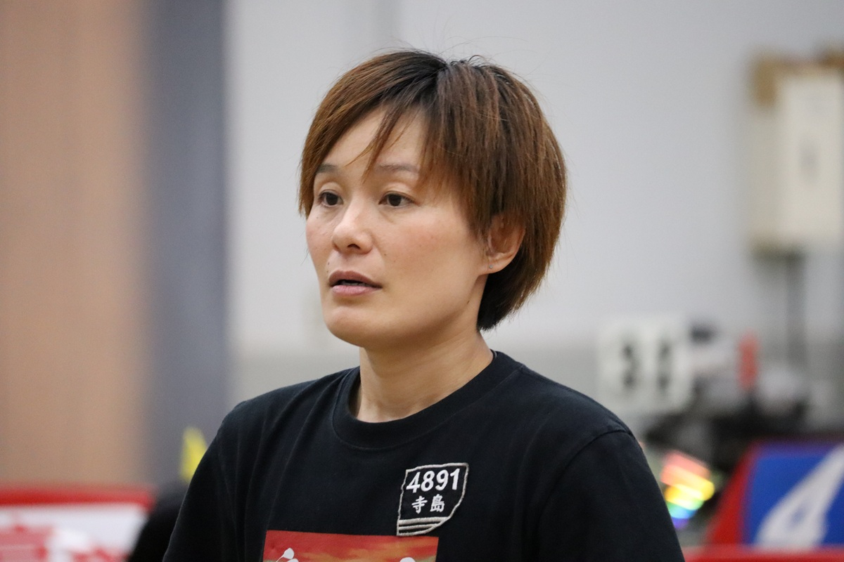 寺島美里「エンジンは動いています」と笑顔
